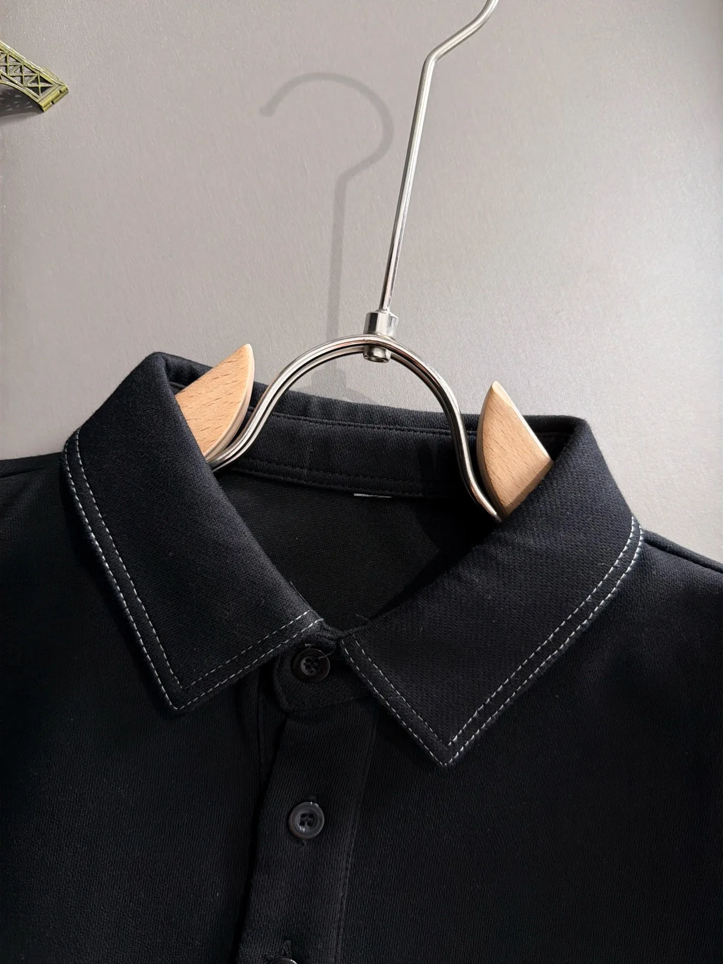 Balenciaga exclusively launches the 2026 autumn and winter New Arrival long-sleeved sweatshirts for men and women. Same Style. Many stars have the same style. Craftsmanship that cannot be copied by ordinary small workshops. No matter in terms of materials, detail restoration and craftsmanship, it is not afraid of any challenges, just to provide you with wonderful products. Compare the top Original versions at will. No expense is spared just to make it better. Unique imported fabric feel. Purely imported German machine production. Precision operation. Thousands of needles density. A full set of New Arrival accessories with three standards can be customized simultaneously. Versatile upper body is fashionable, a perfect choice for autumn and winter, and a must-have item. Sizes table: M-4XL (please state your height and weight when placing an order)